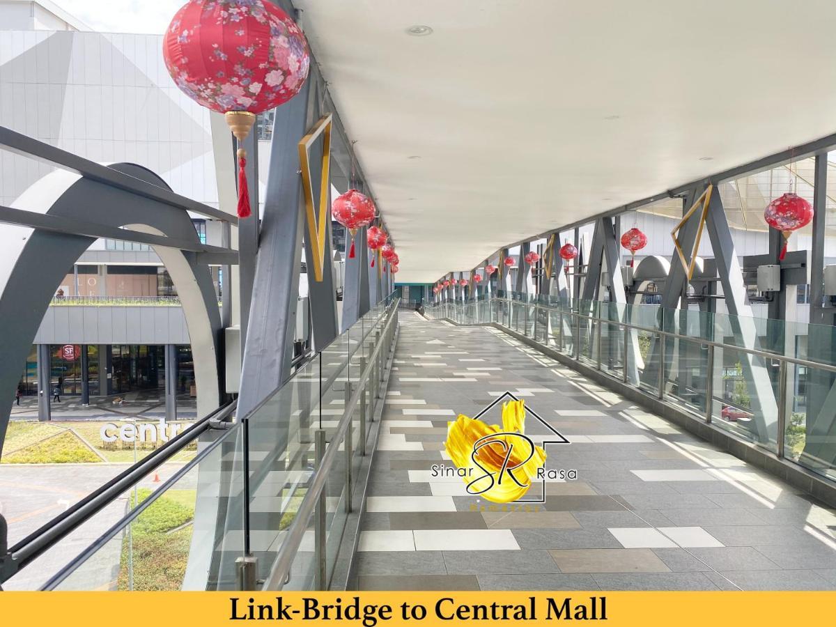 Sinar Rasa Homestay At I-Soho, I-City Shah Alam Exterior foto Link-Bridge to Central Mall