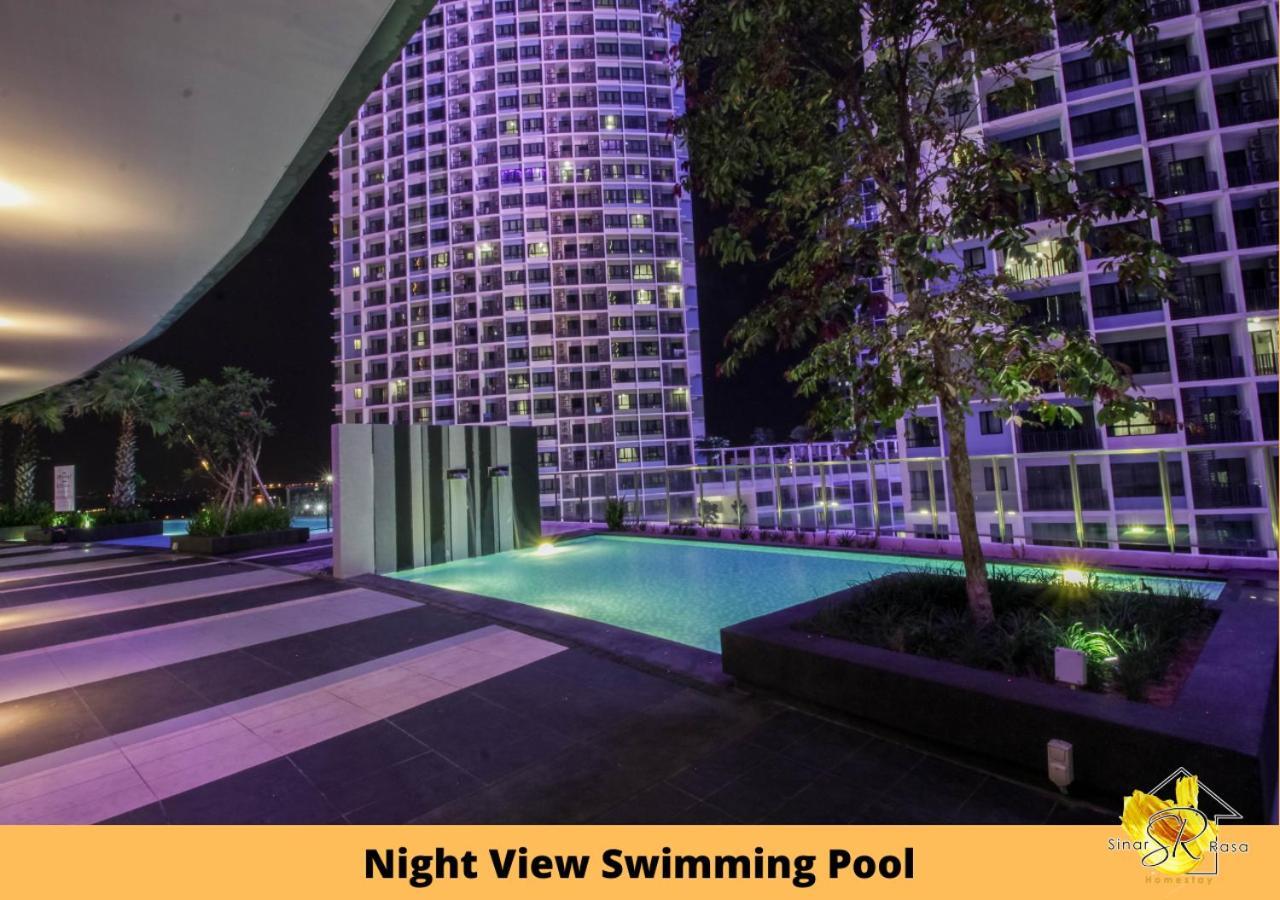 Sinar Rasa Homestay At I-Soho, I-City Shah Alam Exterior foto Swimming Pool