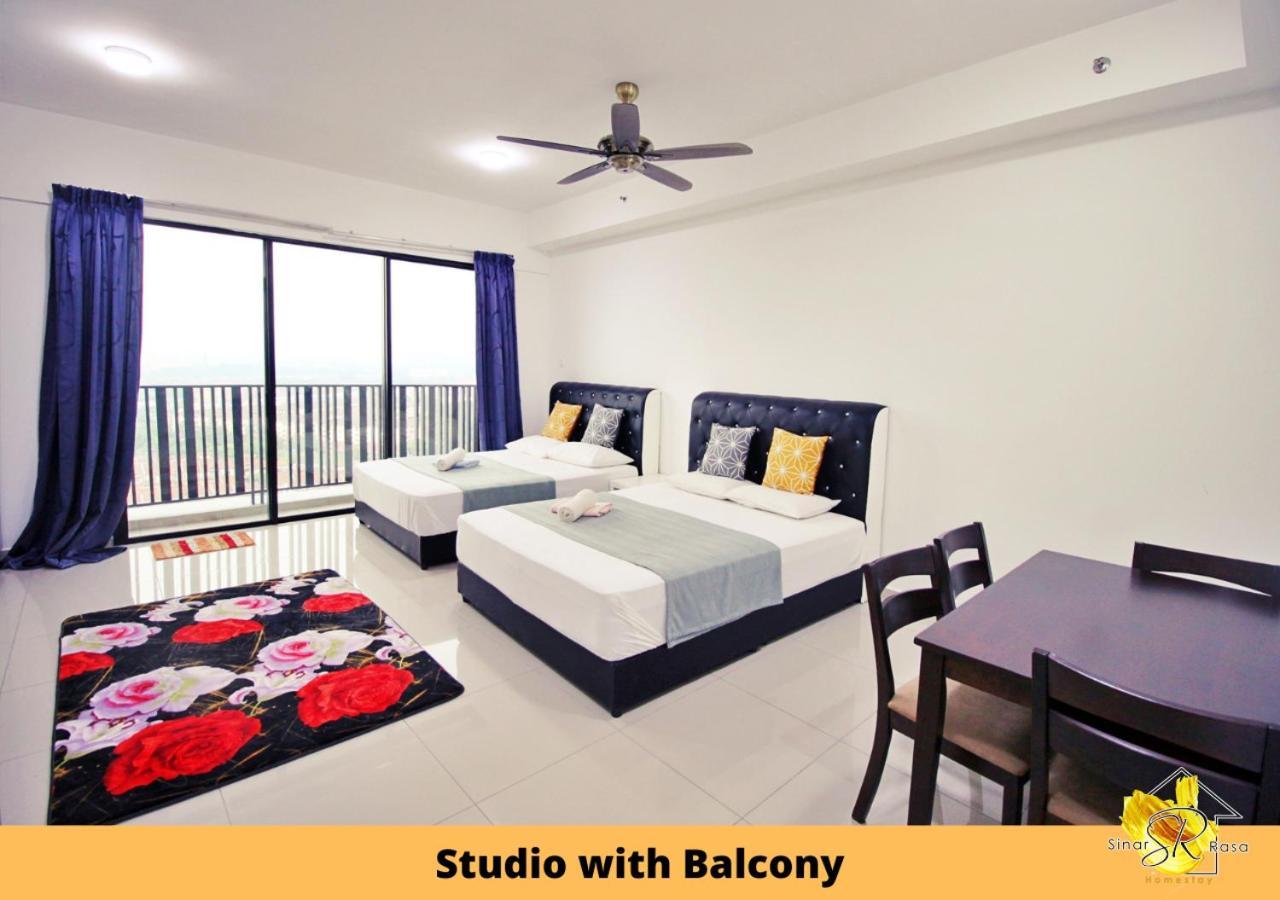 Sinar Rasa Homestay At I-Soho, I-City Shah Alam Exterior foto Studio with Balcony